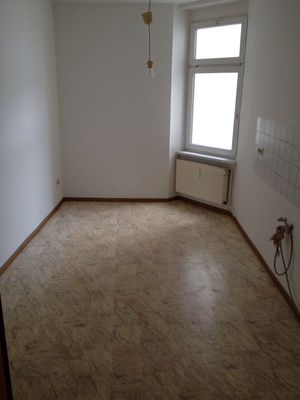 Preiswerte helle 2-R.-Wohnung im 3.OG, ca. 66m²  in Magdeburg -Sudenburg, Bad + Fenster + Dusche 660941