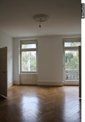 Schöne 5-Zimmer Altbauwohnung mit Balkon 373021