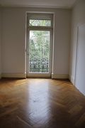 Schöne 5-Zimmer Altbauwohnung mit Balkon 373023