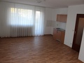 Bischofsheim. Schickes Appartement mit Balkon, Einbauküche, Garage, Hausservice. S-Bahnnähe. 672635
