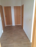 Sonnige preiswerte 3-R-Wohnung im 4.OG  san.Plattenbau ca. 60m²; gefl. Bad mit Dusche mit Balkon ! 670224