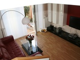 Moderne vollmöblierte 3 Zimmer-Maisonette-Wohnung mit Terrasse und Garten 40418