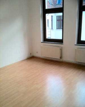 Sonnige preiswerte 2-R-Wohnung in MD-Sudenburg, im SH.3.OG ca.57m² mit  Bad mit Wanne ! EBK ! 670250