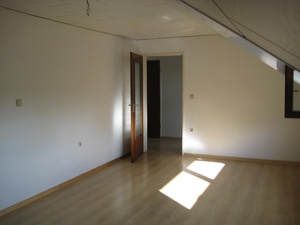 Schöne 2 Zimmer Dachgeschoßwohnung (30 Stufen) mit eingebauter Küche  159290