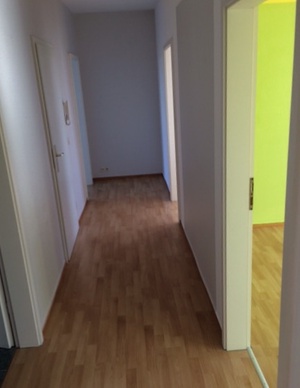 Sonnige preiswerte schöne 4-R-Wohnung im 3.OG mit großen Südbalkon Balkon zu vermieten ! 676493