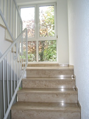 Hier stimmt ALLES ! Attraktive 1-Zi.- Wohnung mit Balkon und TG in Hattersheim !  526616