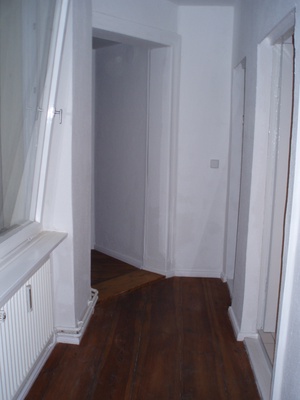 4 Zimmer schöne geräumige Wohnung   4303