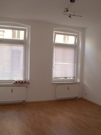 2-Raum-Wohnung, Einbauküche, Balkon, Laminat 383