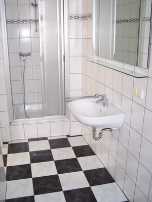 Sonnige preiswerte 2-R-Whg. in  Magdeburg -Sudenburg  ca.54 m²   BLK, 3.OG Bad mit Dusche...! 226931