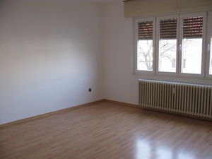 Schöne 2-Zimmer Wohnung 35693