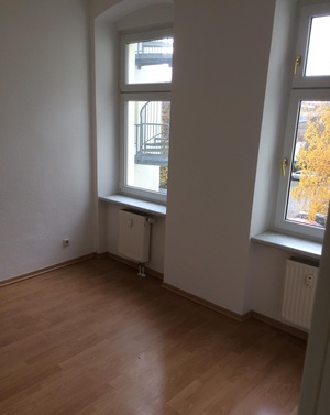 Sehr schöne sonnige 3-R-Wohnung in MD-Sudenburg ca.64m²  EBK , Bad mit Wanne zu vermieten ! 677939