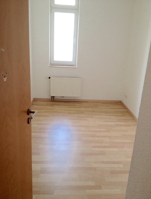 Preiswerte Kleine 2-Raum-Wohnung in MD-Stadtfeld Ost,ca 55 m², im 1.OG zu vermieten Bad mit Wanne ! 621429