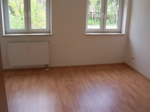 Wohnen im grünen ,helle sonnige 2-R- DG-Wohnung . ca.51 m²; san.Altbau Bad mit Wanne 192840