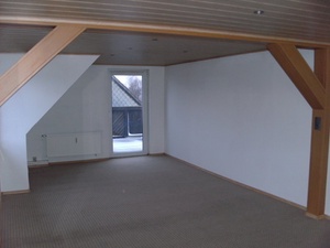 Dachgeschoßwohnung mit Balkon 10793