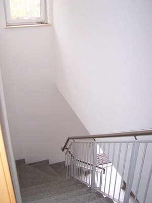 Wohnen im grünen ,helle sonnige 2-R- DG-Wohnung . ca.51 m²; san.Altbau Bad mit Wanne 192841