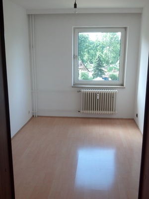 Etagenwohnung, 3 Zimmer, 74m², hochw. Küche, Stellplatz, courtagefrei 578339