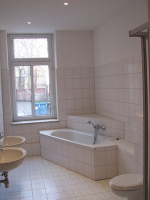 Schöne helle gut sanierte 3-R-Whg. in Magdeburg - Stadtfeld san. Altbau;  EG ca. 91 m² für WG ...! 76568