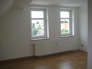 Dachgeschosswohnung neu renoviert 18074