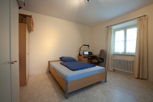 Voll möblierte 2-Zimmer-Wohnung (ca. 50m2) inkl. Funknetzwerkfähigem Internetzugang zur Zwischenmiete von 1. August bis 30. September 2011. 110544