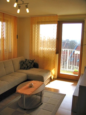 Neuwertige, möblierte 1 Zimmer Wohnung in Erlenstegen mit 2 Balkonen und Tiefgaragenstellplatz 50409