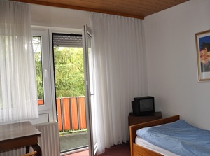 Ehemaliges HOTEL zur VERMIETUNG ! Möblierte 1-6-Bettzimmer (max. 60 Pers.) !! 241778