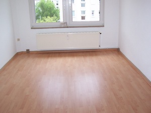 Schöne  gemütliche 2-R-Wohnung in Gommern  im 3.OG ca.46 m² mit EBK zu vermieten ! 677038