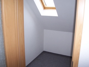Wohnen über der Stadt;helle sonnige 4-R, DG ,Whg. ca.93 m²; san.Altbau Bad mit Wanne u.Dusche,BLK 65300