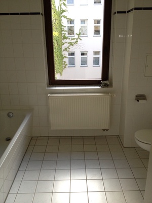Sonnige freundliche  4-R-Wohnung  im 2.OG ca.110 in Magdeburg-Werder  mit Balkon zum Hof ! 402862