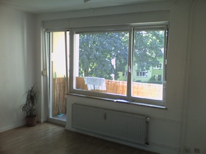 1 Zimmerwohnung mit Küche und Balkon an der Grenze von Südstadt und Kessenich (1. OG), teilmöbliert, ab 15.04. 77514