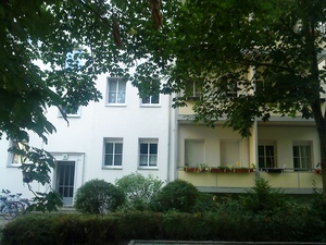 schoene 2-Zimmer Wohnung mit Balkon am Volkspark Friedrichshain 53102