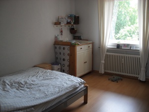 Helle 3 1/2 Zimmerwohnung mit Balkon 100645