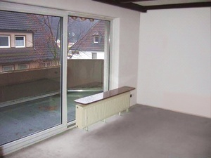 Schöne Dachgeschoß-Wohnung in Rhein 15401