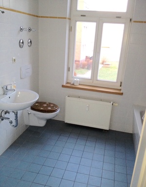 Preiswerte freundliche  3-R-Wohnung , san. Altbau ca.62 m² im 1.OG in MD.-Neu Neustadt zu vermieten. 648984