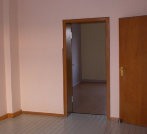 4Zimmer Altbauwohung zu vermieten 51104