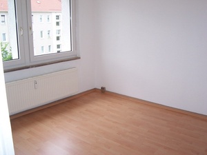 Schöne  gemütliche 2-R-Wohnung in Gommern  im 3.OG ca.46 m² mit EBK zu vermieten ! 677039