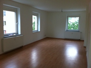 520 warm!! 5 Min zu Fuß zur Stadtmitte! schöne helle 74qm/ Wohnküche/ 2 Schlafzimmer/ Wannenbad/ Balkon 156002