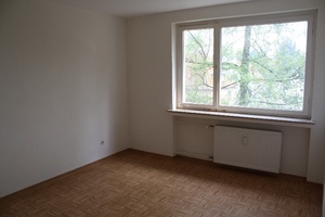 Schöne zentral gelegene, ruhige 2 Zimmer Wohnung im 1. Obergeschoss nähe Musikerviertel  370553