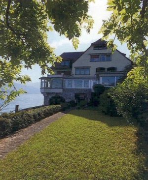Romantische Villa mit Bootshaus und Schwimmhalle 244501