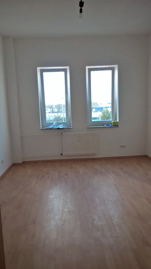 helle, frisch sanierte 2,5 Z-II.OG Wohnung mit großer Wohnküche 688762