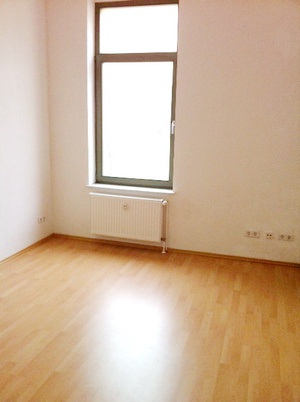 Preiswerte sonnige 2-R-Whg.in Magdeburg-Stadtfeld  san. Altbau; im DG.  ca. 51  m²  mit  Balkon 183527