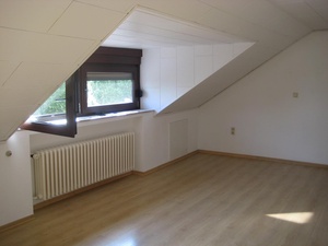 Schöne 2 Zimmer Dachgeschoßwohnung (30 Stufen) mit eingebauter Küche  159289