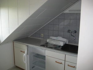 Schöne 2 Zimmer Dachgeschoßwohnung (30 Stufen) mit eingebauter Küche  159292