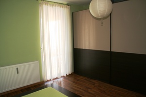 Moderne vollmöblierte 3 Zimmer-Maisonette-Wohnung mit Terrasse und Garten 40425